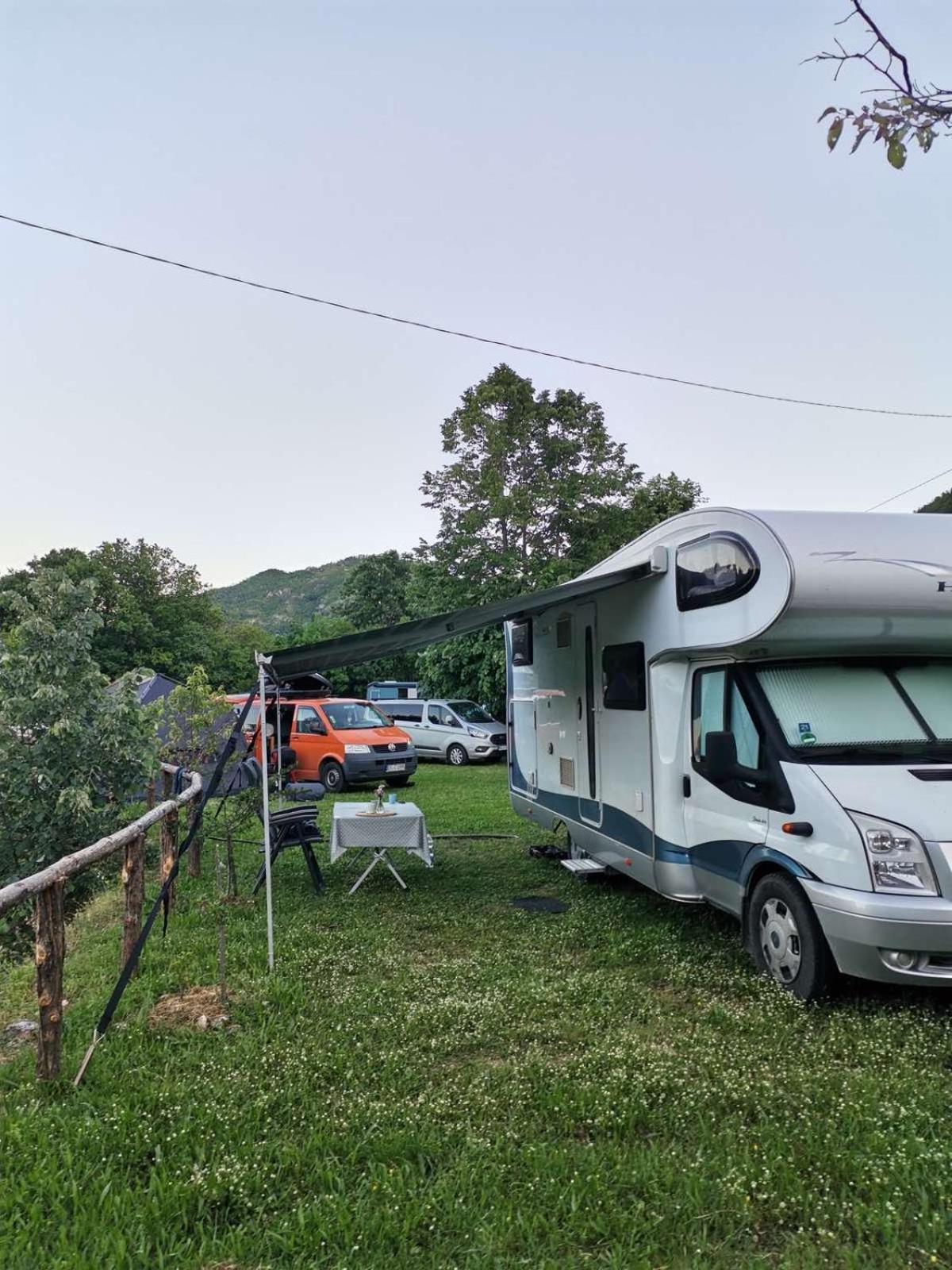 Hotel Camp Oaza,Lipa Cetinje Esterno foto