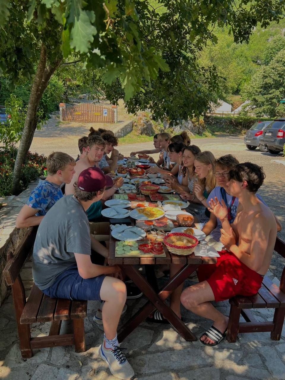 Hotel Camp Oaza,Lipa Cetinje Esterno foto